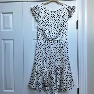 Adorable dress, the back is so cute